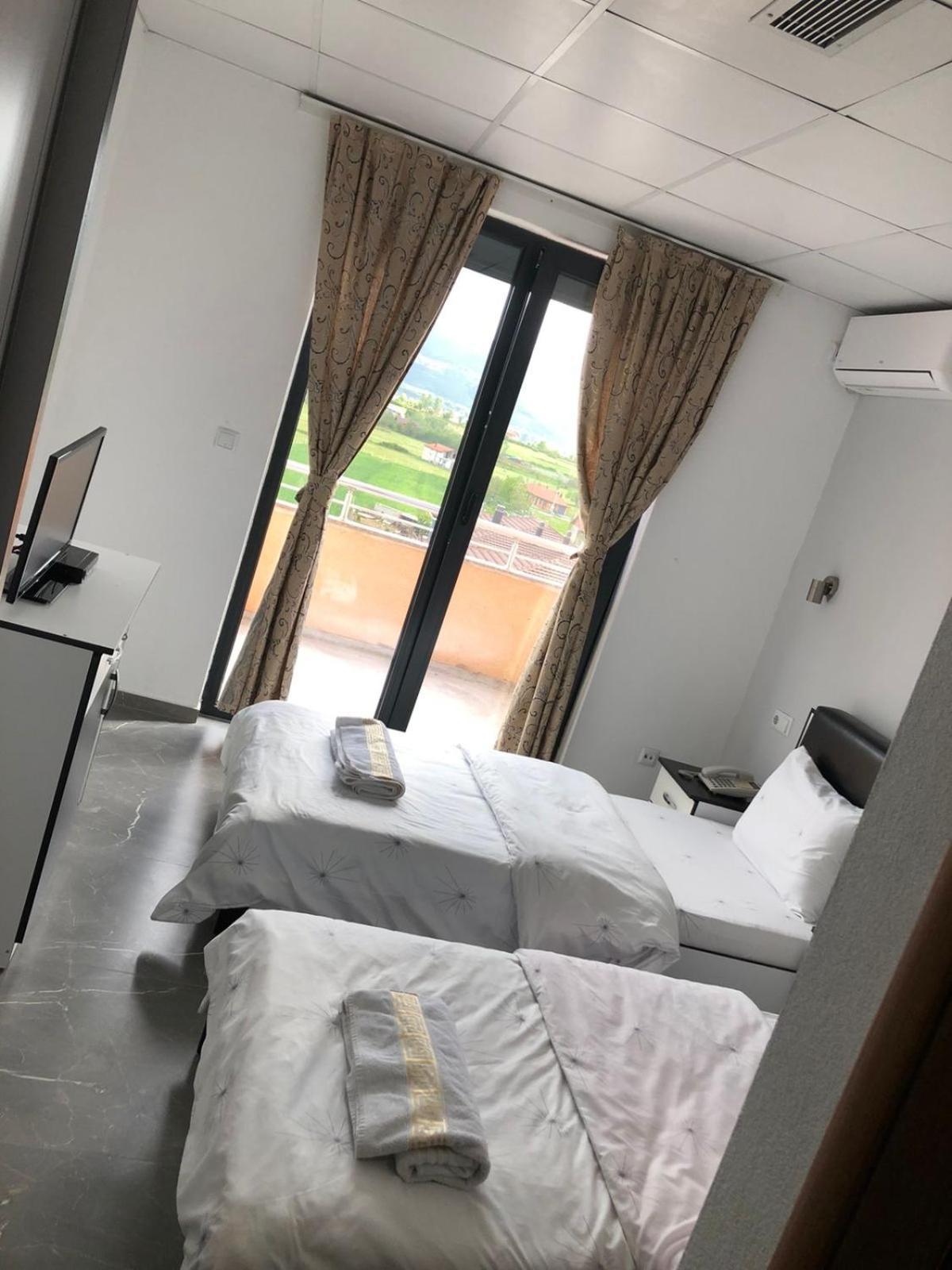 Hotel Albatros Prizren Esterno foto