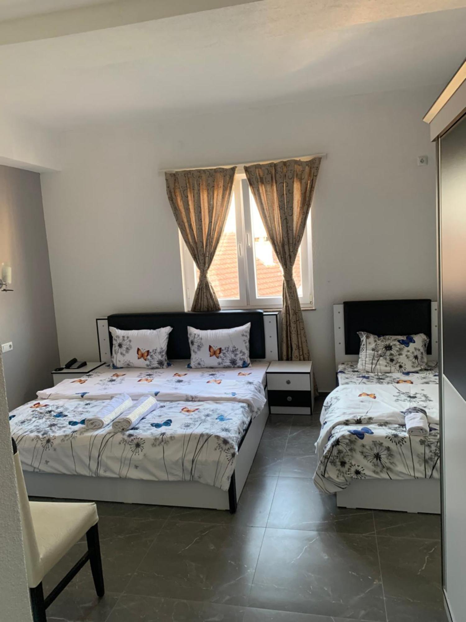 Hotel Albatros Prizren Esterno foto