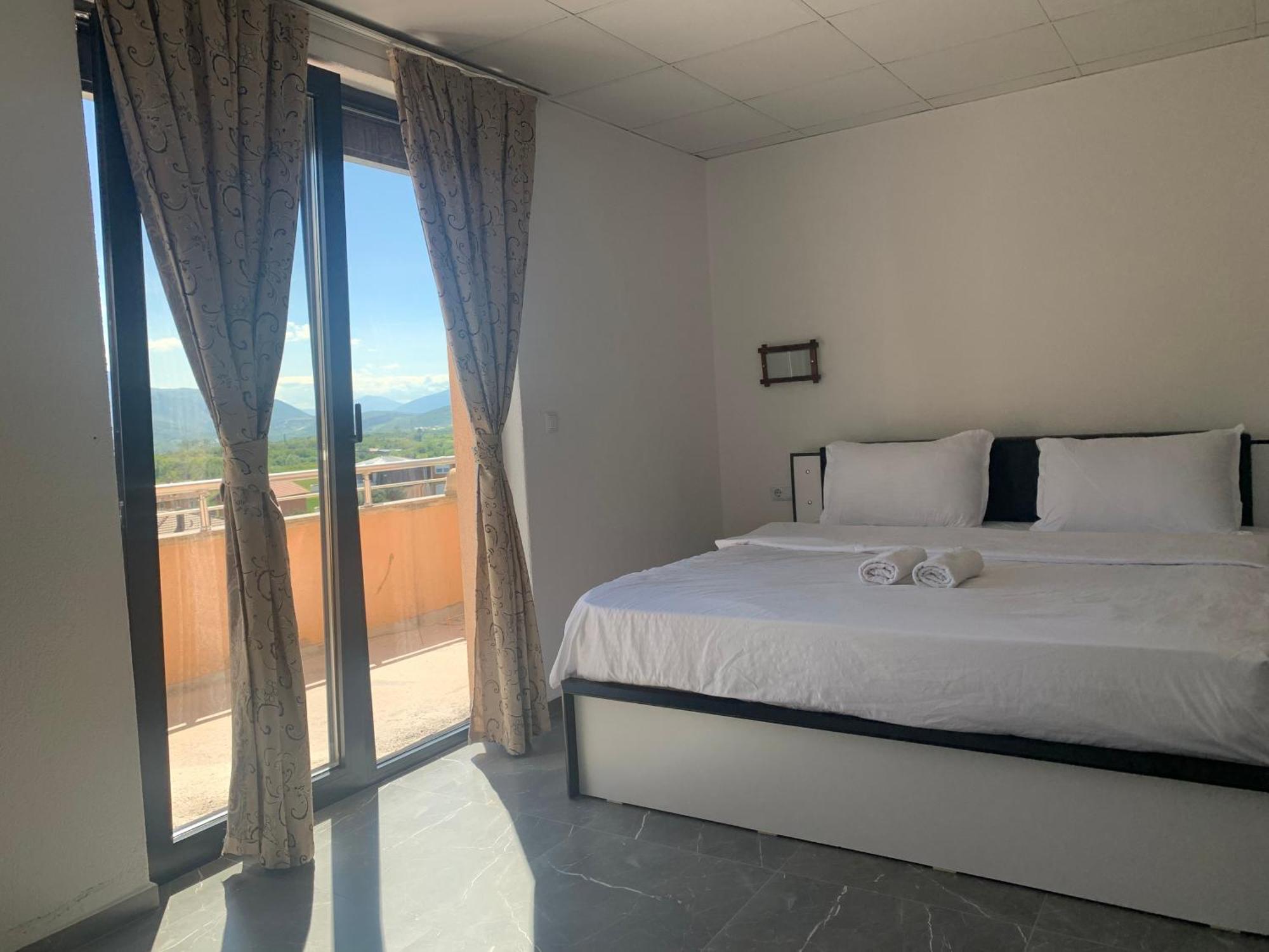 Hotel Albatros Prizren Esterno foto