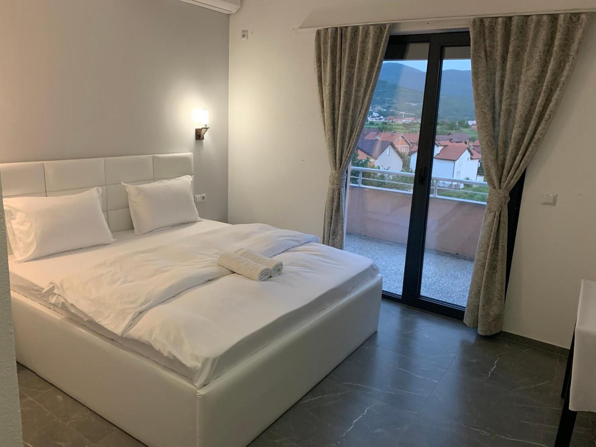 Hotel Albatros Prizren Esterno foto
