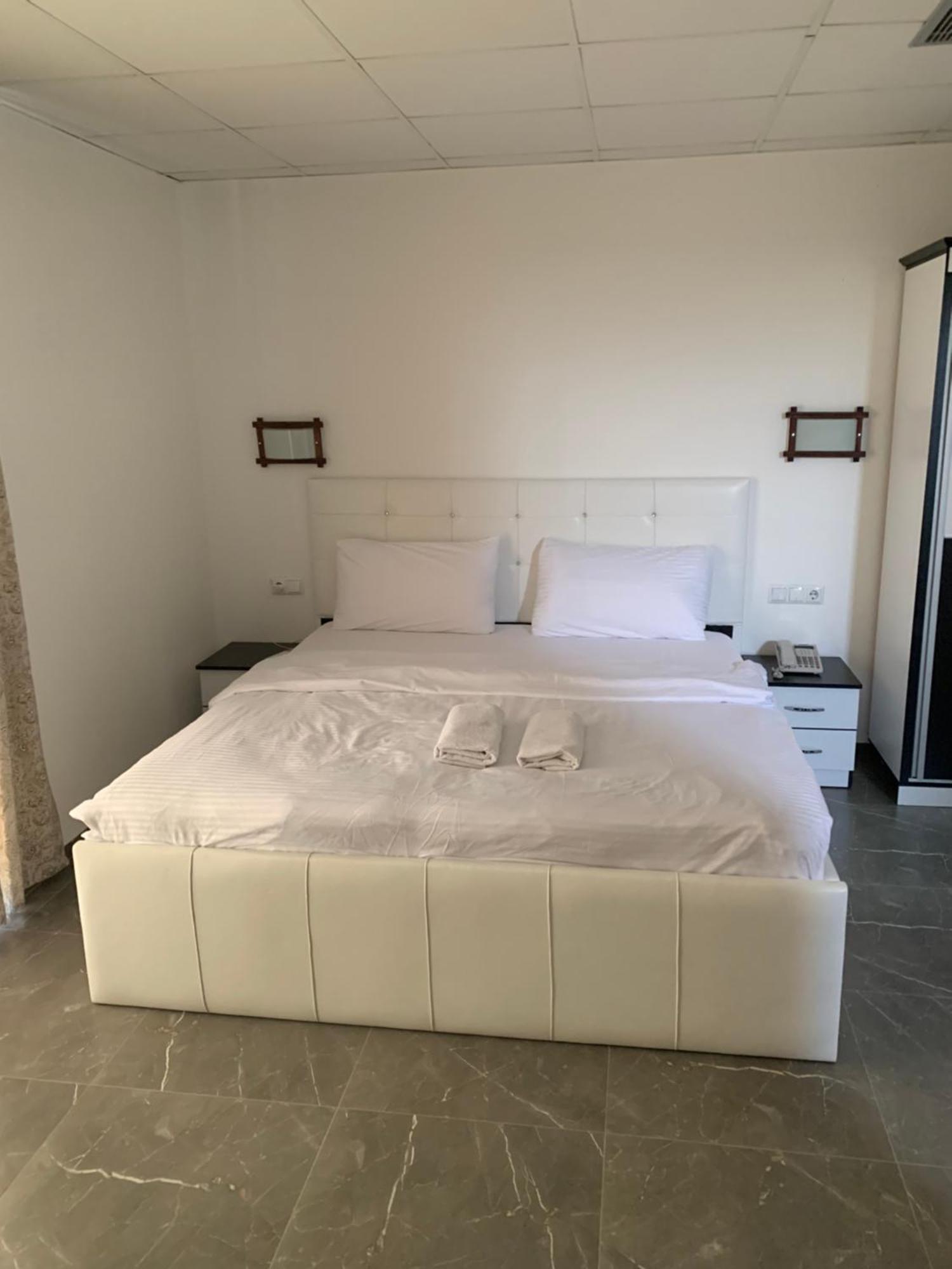 Hotel Albatros Prizren Esterno foto