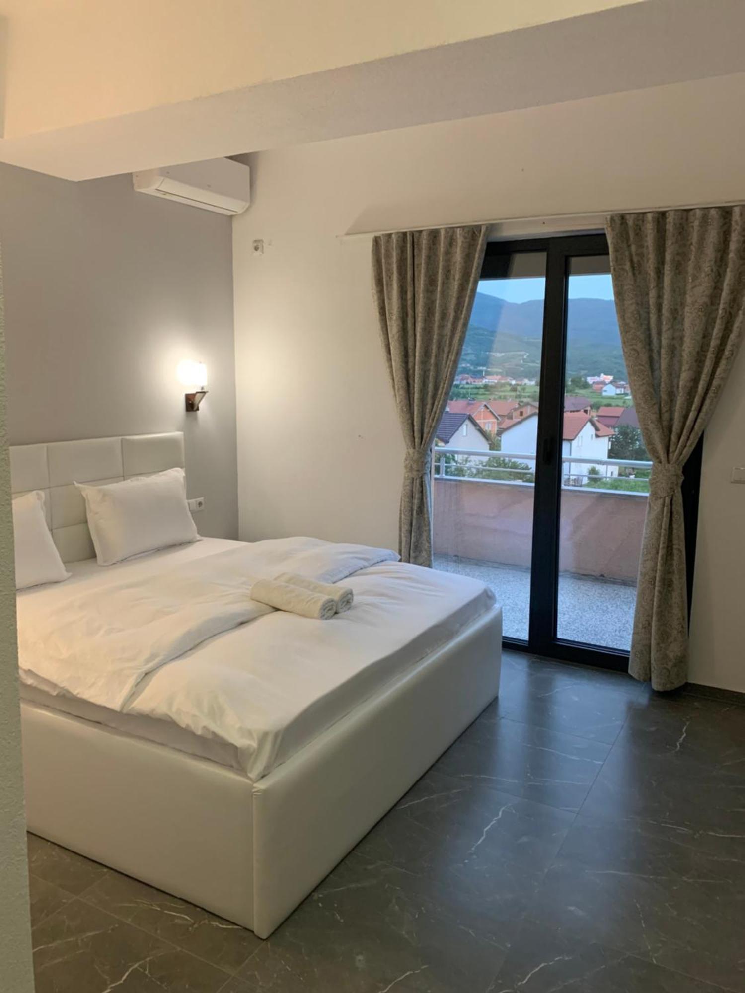 Hotel Albatros Prizren Esterno foto